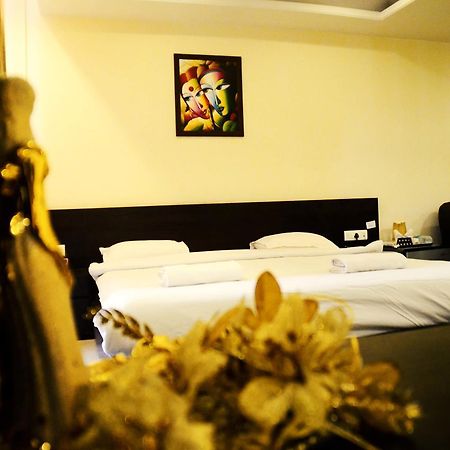 ホテル Mohini Royal Jharsuguda エクステリア 写真