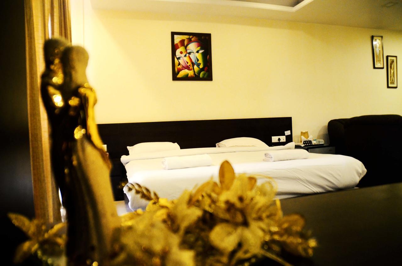 ホテル Mohini Royal Jharsuguda エクステリア 写真