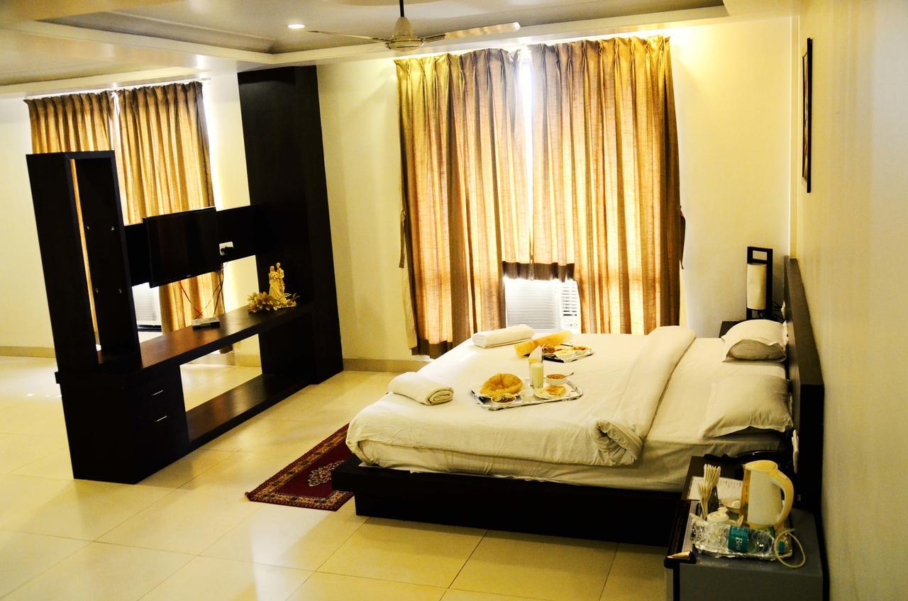 ホテル Mohini Royal Jharsuguda エクステリア 写真