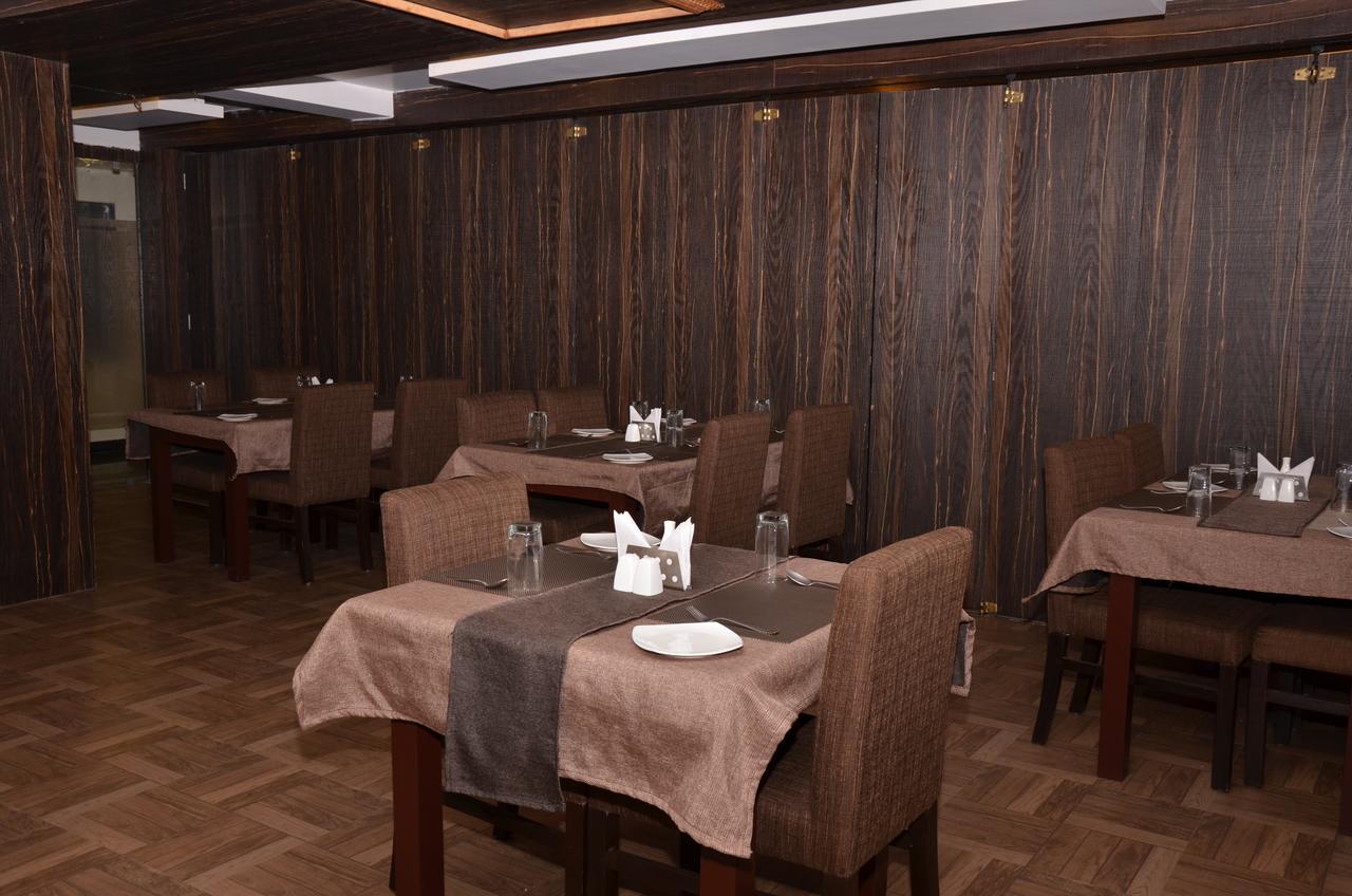 ホテル Mohini Royal Jharsuguda エクステリア 写真