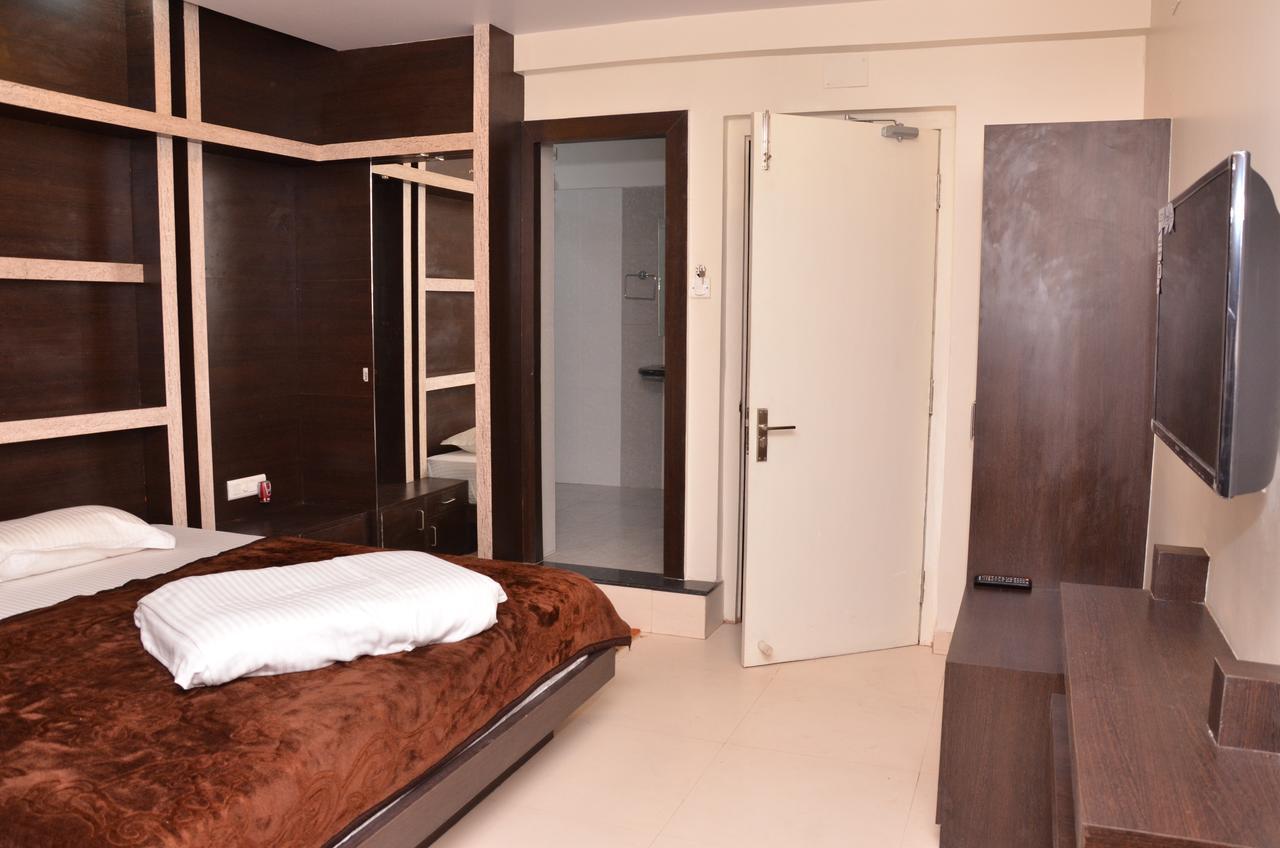 ホテル Mohini Royal Jharsuguda エクステリア 写真